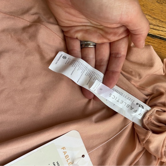 NWT fabletics pieces - Picture 6 of 7